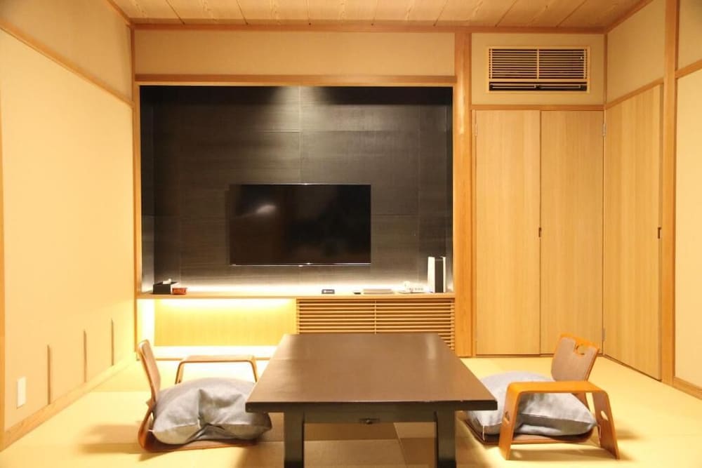 トラディショナル 4 人部屋 客室7 | 城崎温泉 四季香る宿 いちだや