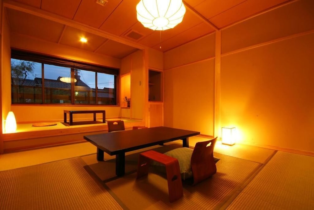 トラディショナル 4 人部屋 客室8 | 城崎温泉 四季香る宿 いちだや