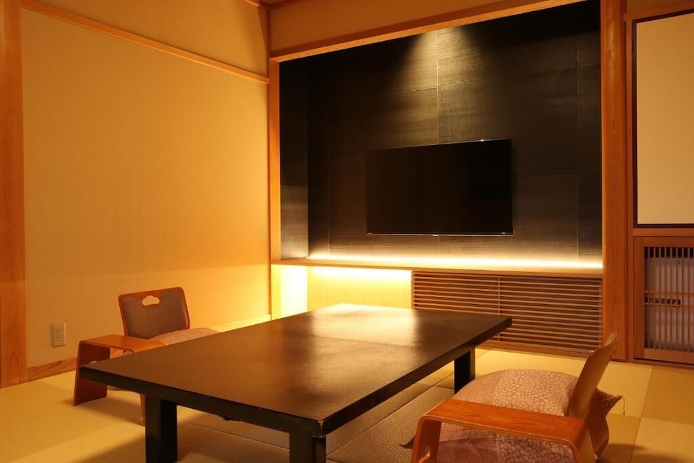 トラディショナル 4 人部屋 客室4 | 城崎温泉 四季香る宿 いちだや