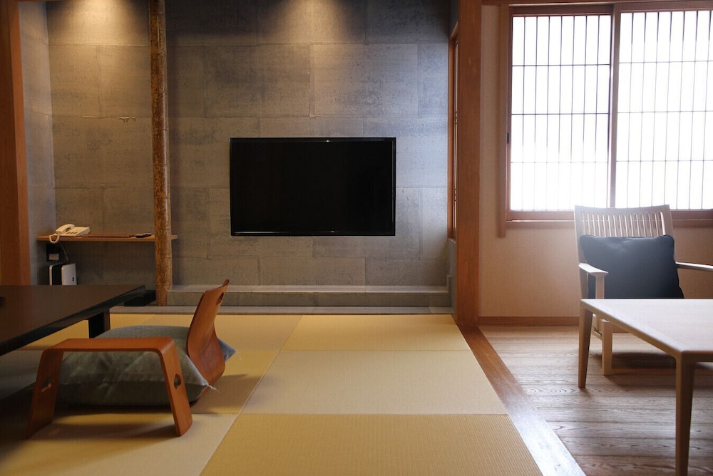 トラディショナル 4 人部屋 客室11 | 城崎温泉 四季香る宿 いちだや