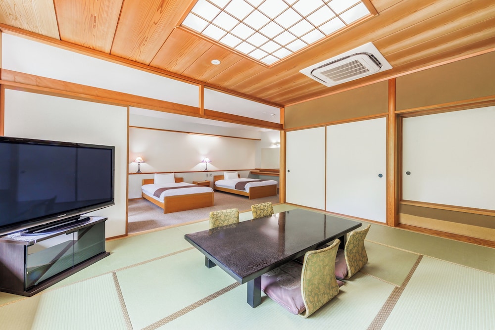 【禁煙】 和洋室10畳 客室2 | 亀の井ホテル 秋田湯瀬