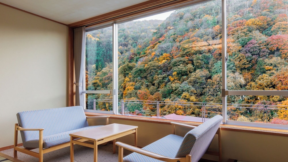 【禁煙】 和室12-12.5畳 客室1 | 亀の井ホテル 秋田湯瀬