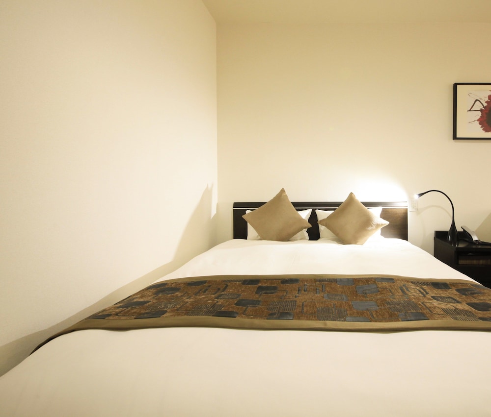 グランドクイーンルーム 2名利用 (マッサージチェア付) 全館禁煙 | ホテル東海