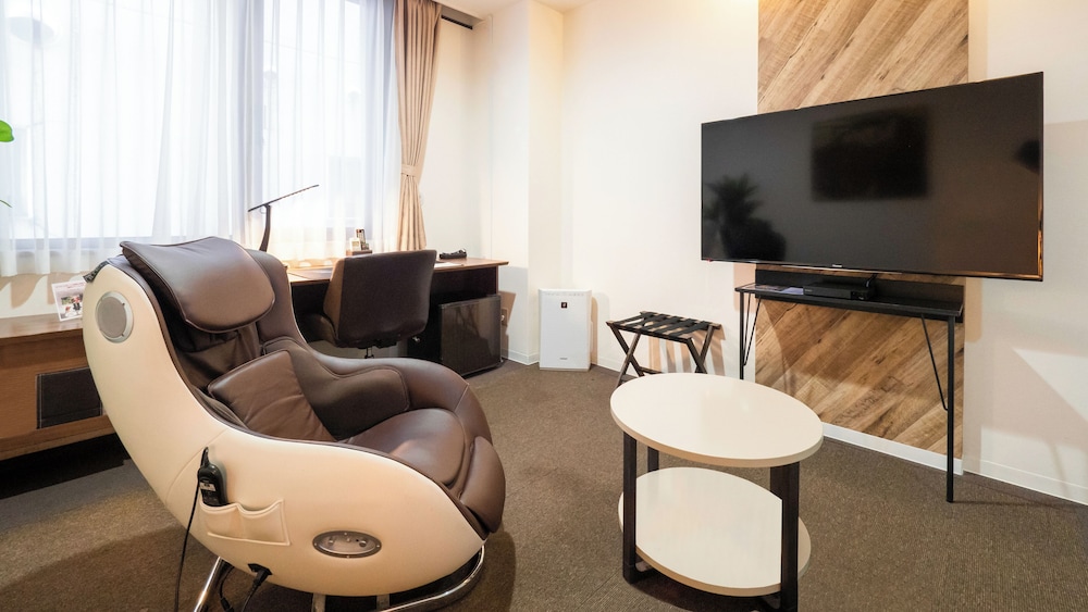 グランドクイーンルーム 2名利用 (マッサージチェア付) 全館禁煙 客室4 | ホテル東海