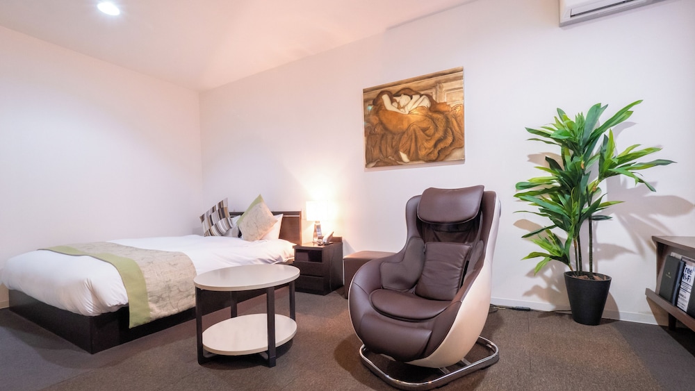 グランドクイーンルーム 2名利用 (マッサージチェア付) 全館禁煙 客室3 | ホテル東海