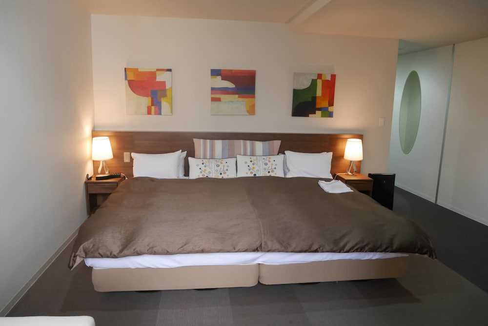 キングダブルルーム 2名利用 全館禁煙 客室1 | ホテル東海