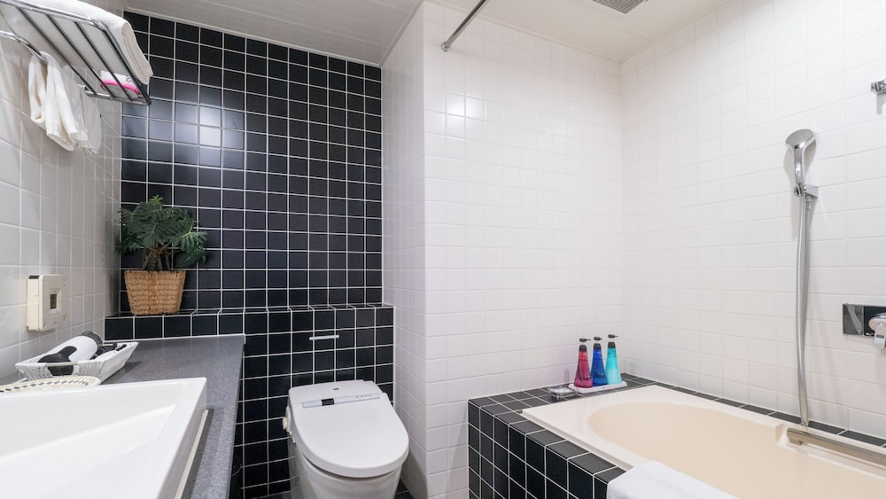 スーペリア ダブルルーム 全館禁煙 バスルーム2 | ホテル東海