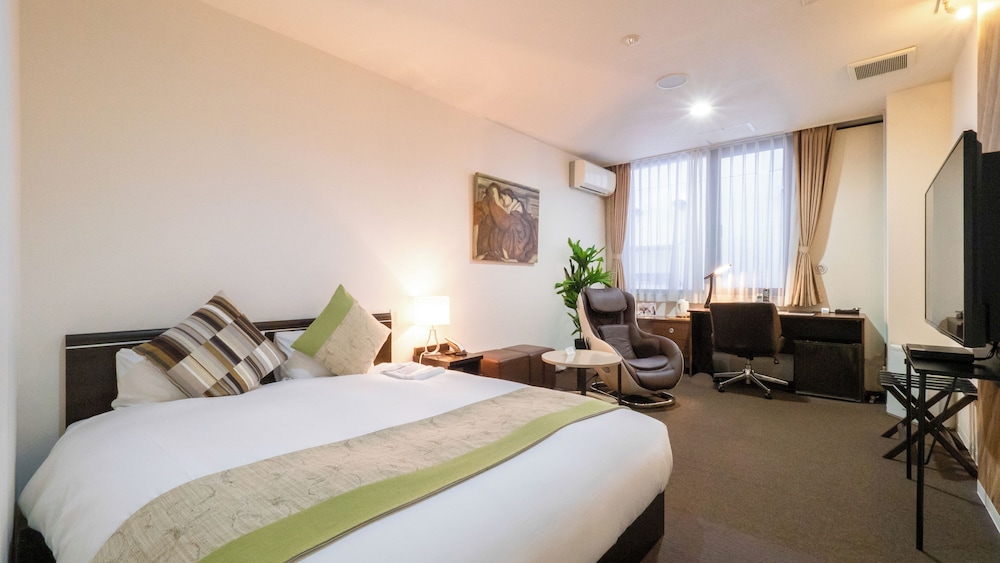 グランドクイーンルーム 2名利用 (マッサージチェア付) 全館禁煙 客室5 | ホテル東海