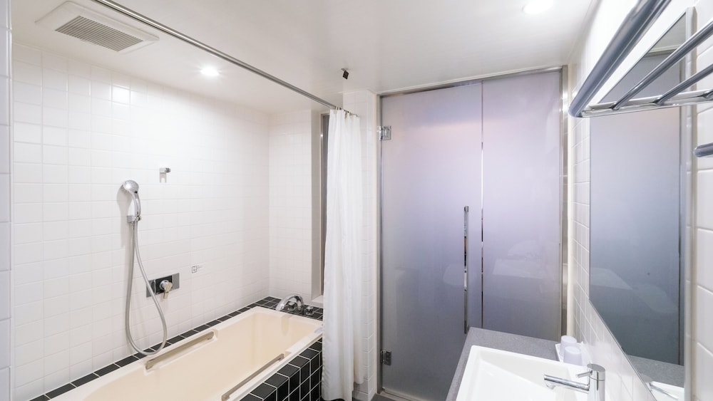 スーペリア ダブルルーム 全館禁煙 バスルーム3 | ホテル東海