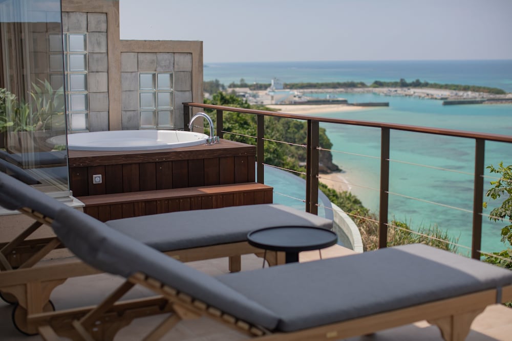 プレミアム ヴィラ (プライベートサウナ付き) 禁煙 テラス / パティオ0 | KAYATSUMA OKINAWA HOTEL & RESORT