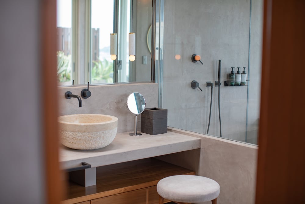 プレミアム ヴィラ (プライベートサウナ付き) 禁煙 バスルーム1 | KAYATSUMA OKINAWA HOTEL & RESORT