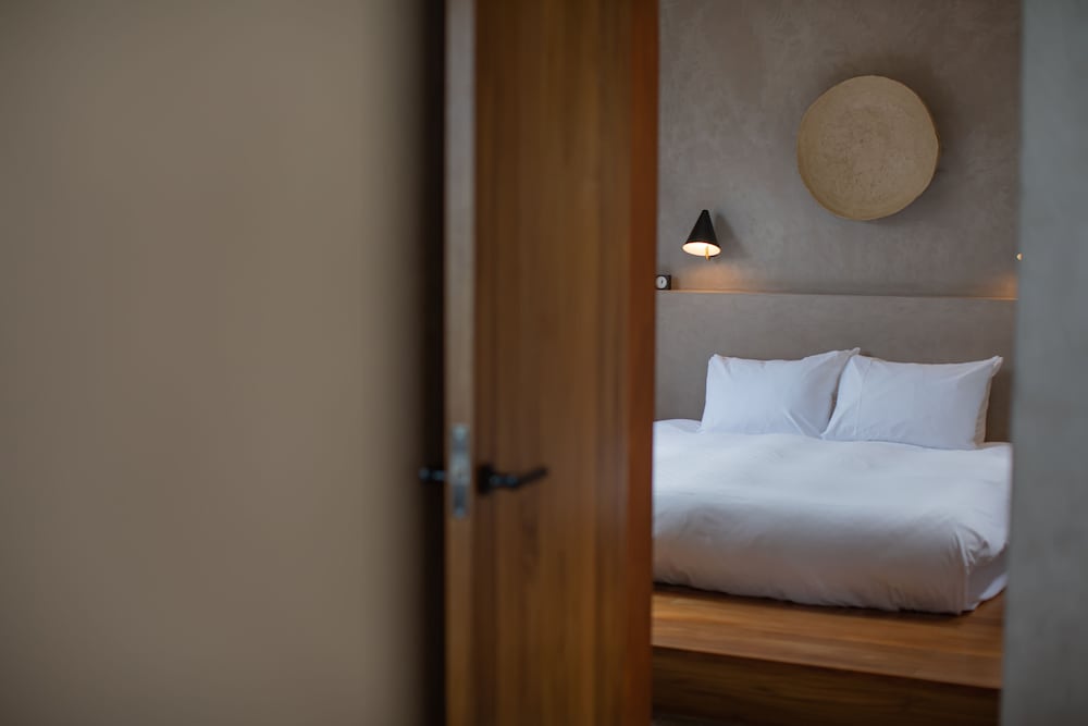 プレミアム ヴィラ (プライベートサウナ付き) 禁煙 客室1 | KAYATSUMA OKINAWA HOTEL & RESORT