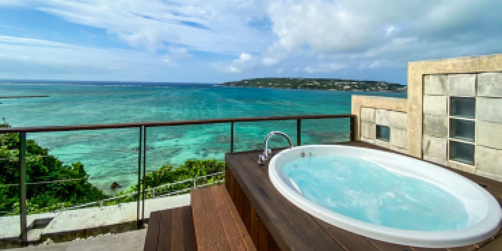ラグジュアリー ルーム 禁煙 | KAYATSUMA OKINAWA HOTEL & RESORT