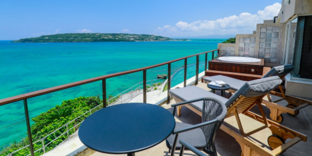 ラグジュアリー ルーム 禁煙 テラス / パティオ0 | KAYATSUMA OKINAWA HOTEL & RESORT