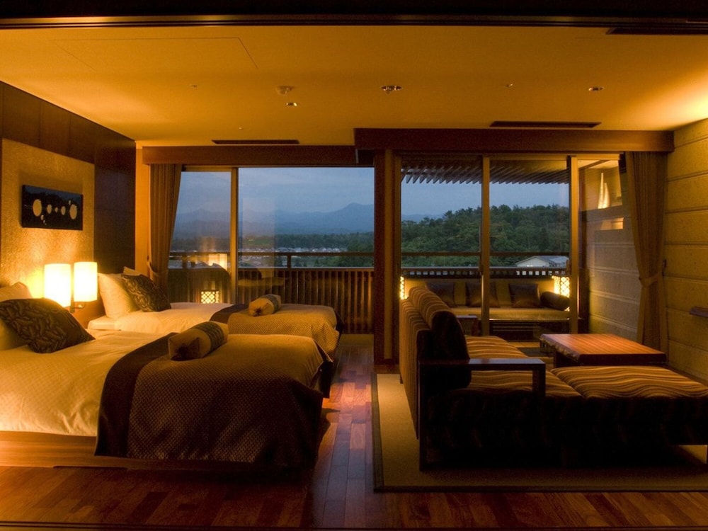 天祥の館 然スイート 和洋室(分煙) | ゆのくに天祥