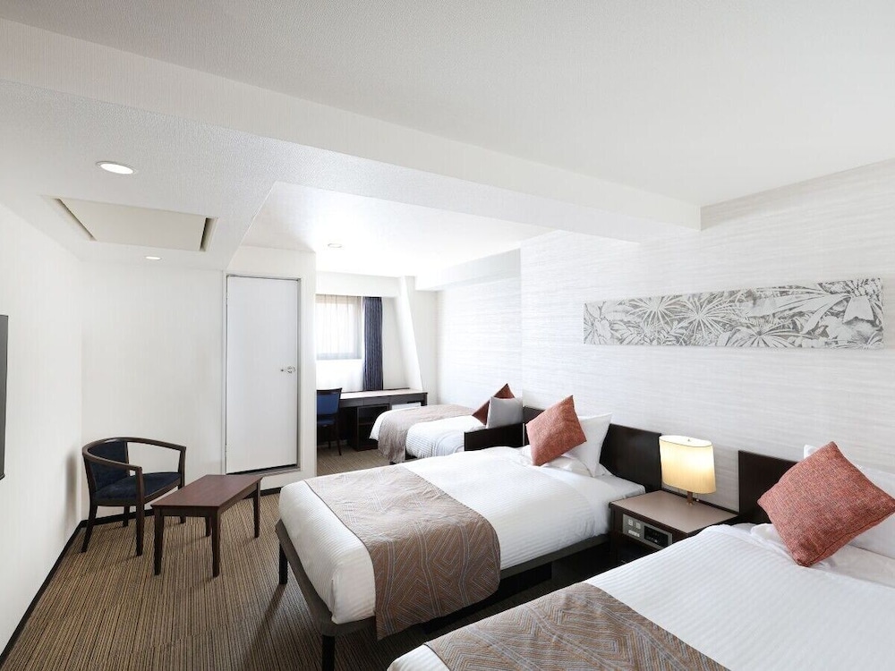 《禁煙》スーペリアトリプル 客室3 | アートホテル宮崎スカイタワー