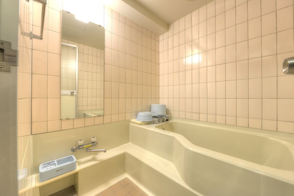 川側 和室 8畳 バスルーム0 | 新樺川観光ホテル