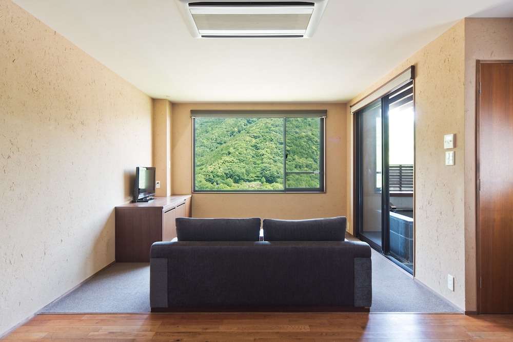 【大人専用】ラグジュアリータワー ツインルーム 露天風呂付 禁煙 客室2 | あうら橘