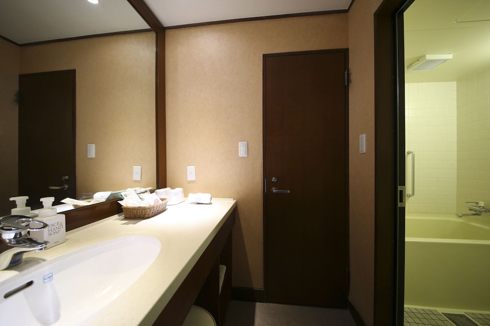 スーペリア ツインルーム 禁煙 バスルーム0 | 蓼科東急ホテル