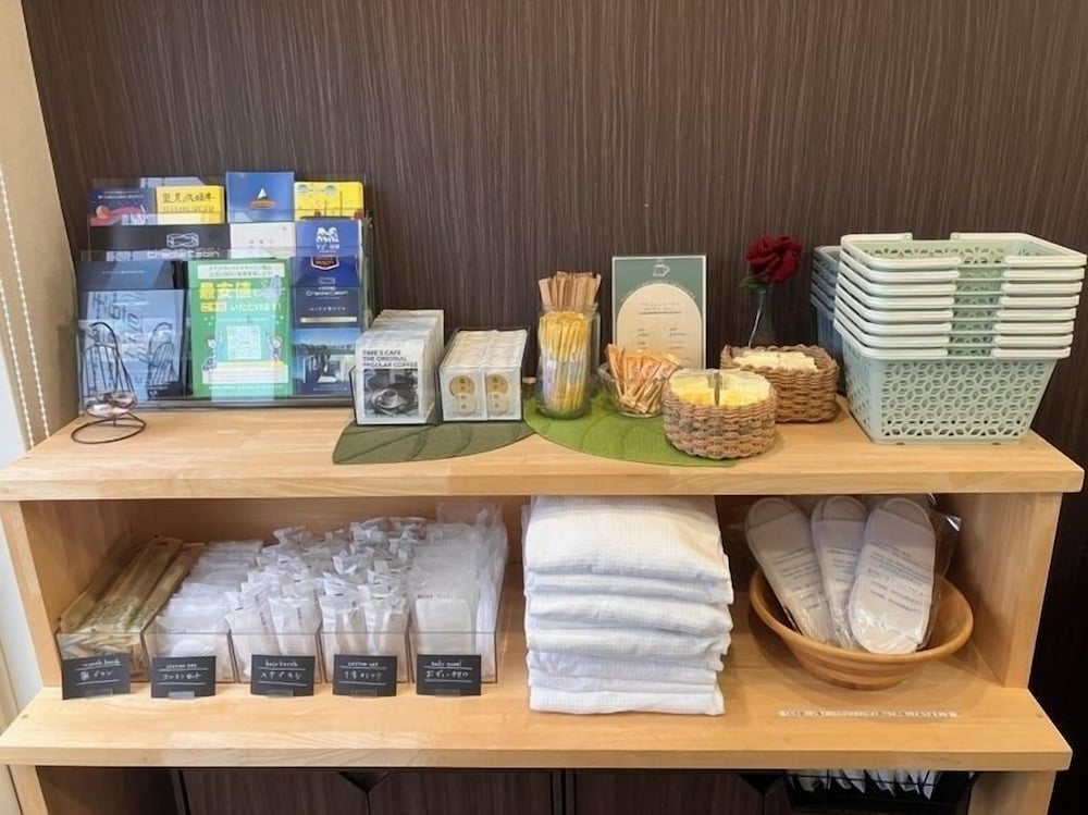 フロント1 | ホテルクレイドルキャビン館⼭ フロント1 | ホテルクレイドルキャビン館⼭