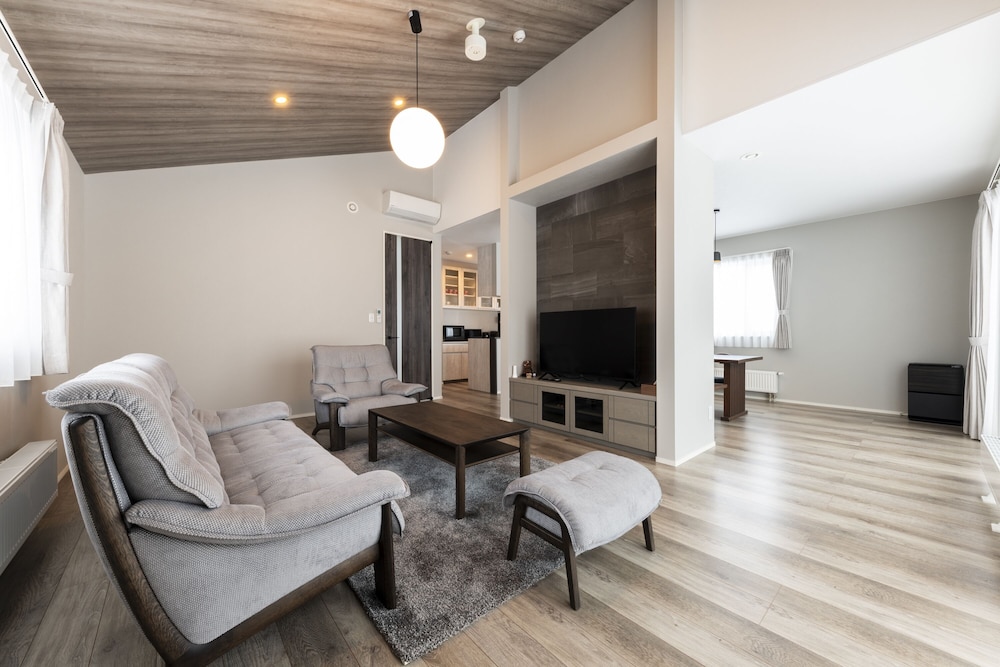 ラグジュアリー ヴィラ リビング エリア33 | LOVES ONLY YOU【Ezo Fuji Foothills】