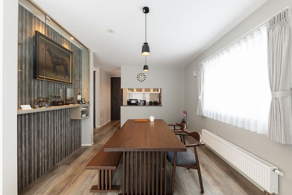 ラグジュアリー ヴィラ リビング エリア18 | LOVES ONLY YOU【Ezo Fuji Foothills】