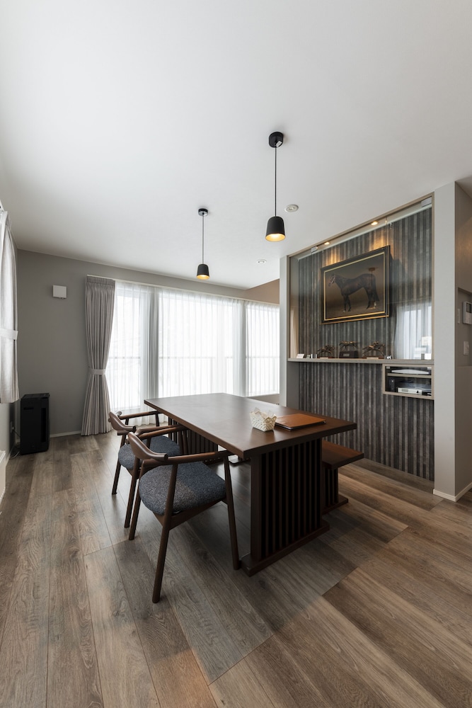 ラグジュアリー ヴィラ リビング エリア35 | LOVES ONLY YOU【Ezo Fuji Foothills】