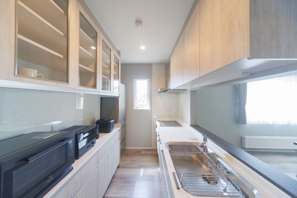 ラグジュアリー ヴィラ 専用キッチン0 | LOVES ONLY YOU【Ezo Fuji Foothills】