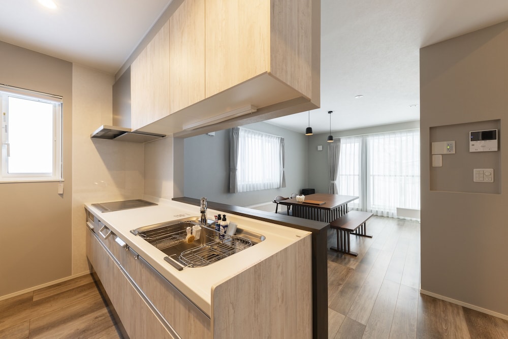 ラグジュアリー ヴィラ 専用キッチン2 | LOVES ONLY YOU【Ezo Fuji Foothills】