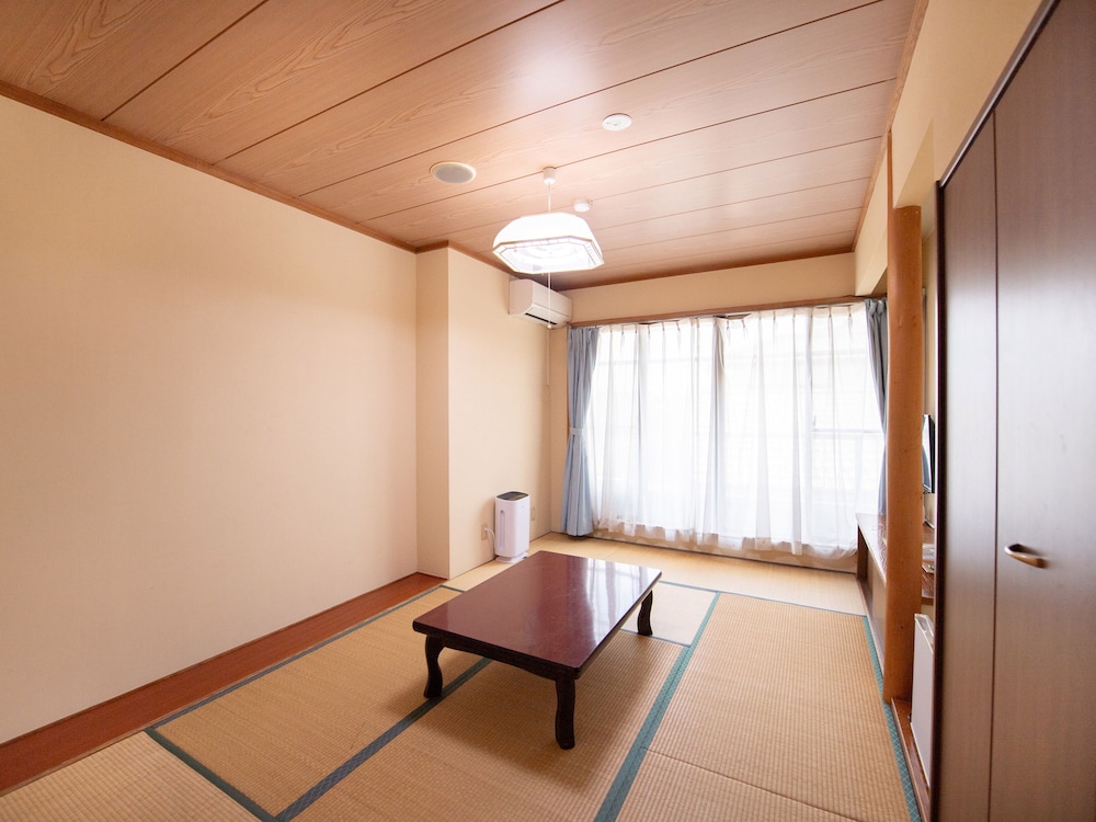 トラディショナル 4 人部屋 禁煙 別館 客室3 | Tabist ホテル山城温泉