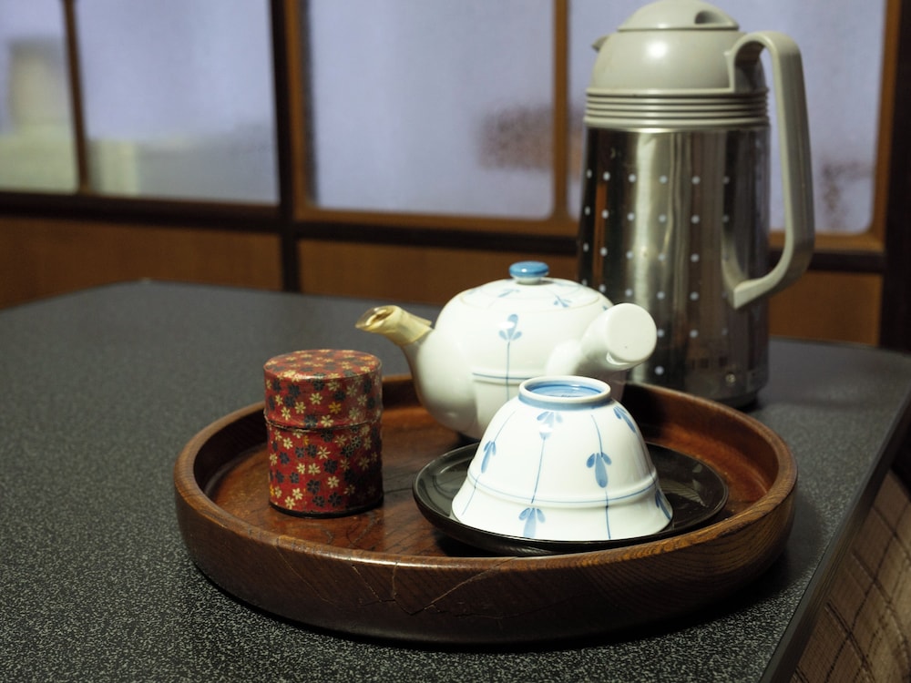 デラックス 4 人部屋 客室の設備とサービス0 | 朝日館