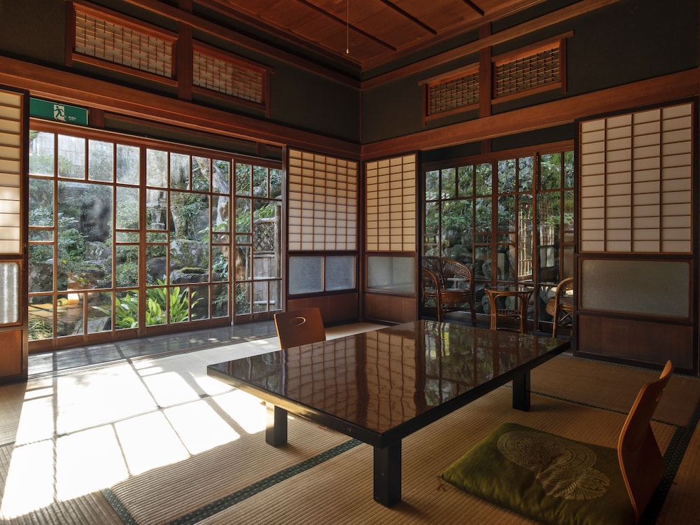 スタンダード ルーム ガーデンビュー 客室3 | 朝日館