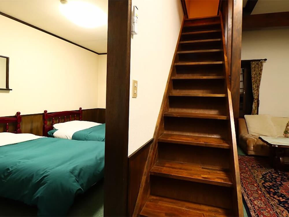 ファミリー ロフト 客室1 | ペンションアルマ