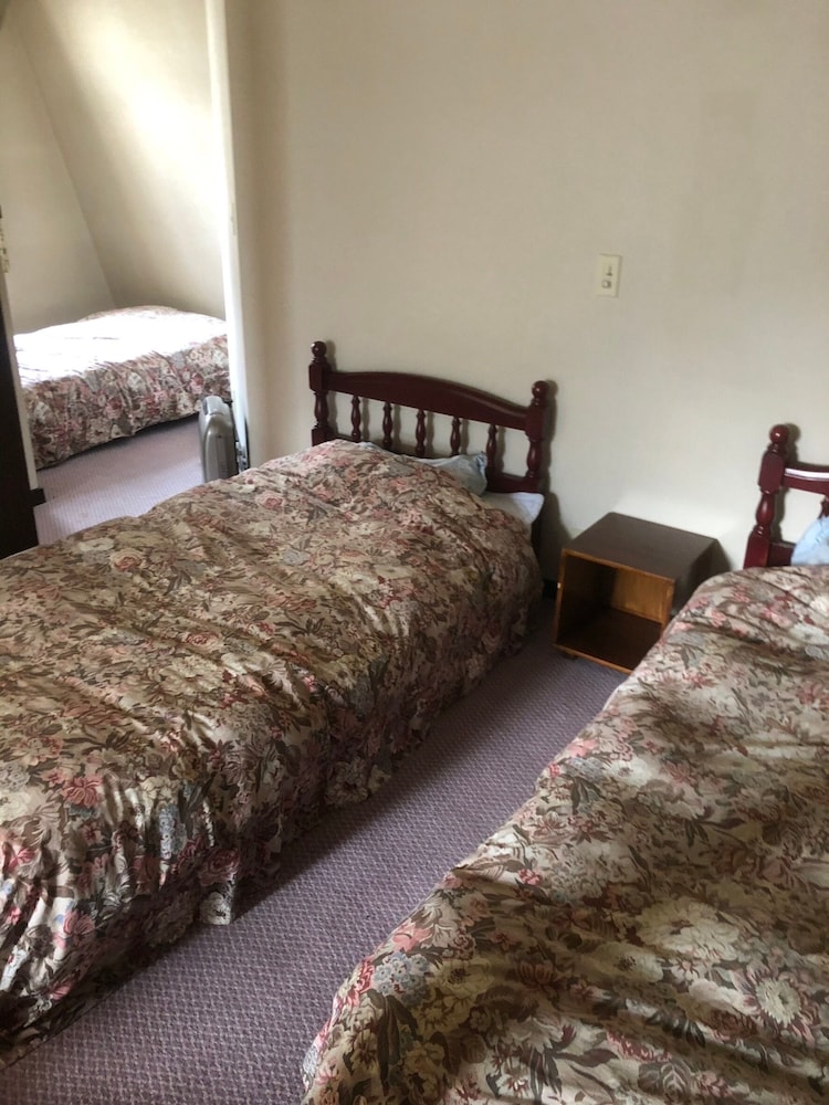 ベーシック ツインルーム 客室3 | ペンションアルマ