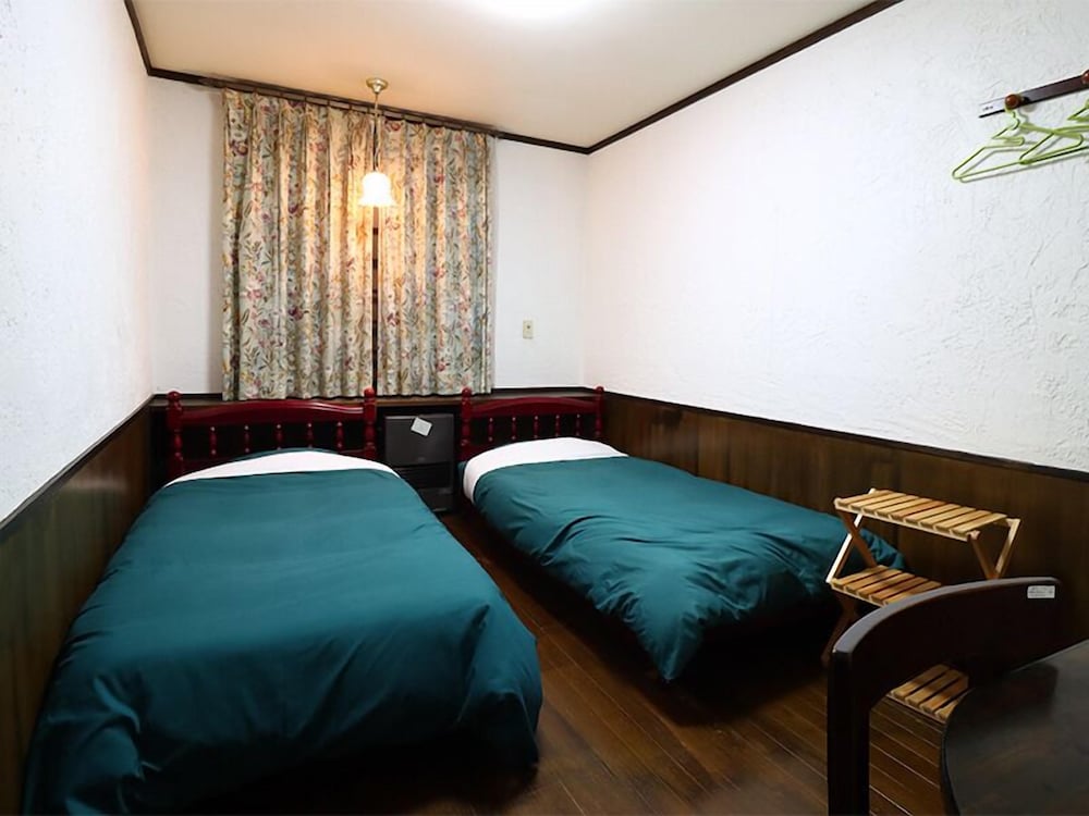 ベーシック ツインルーム | ペンションアルマ