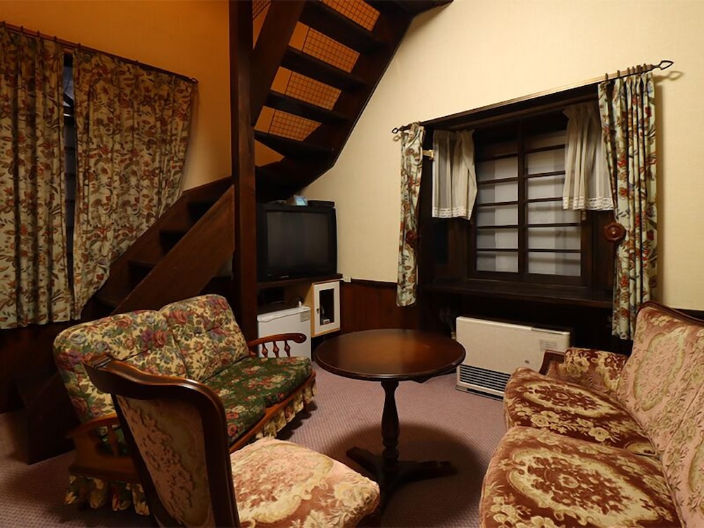 デラックス ツインルーム 客室2 | ペンションアルマ