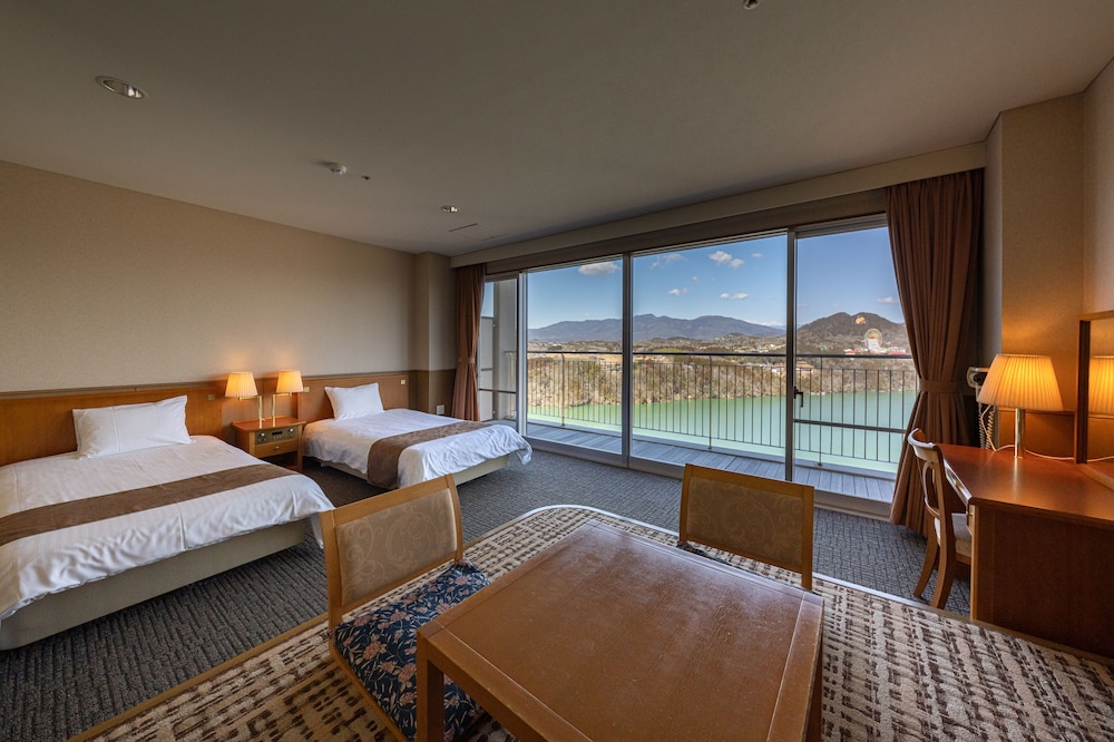 小上がり付洋室ツインルーム 禁煙 | 恵那峡温泉ホテル ゆずり葉