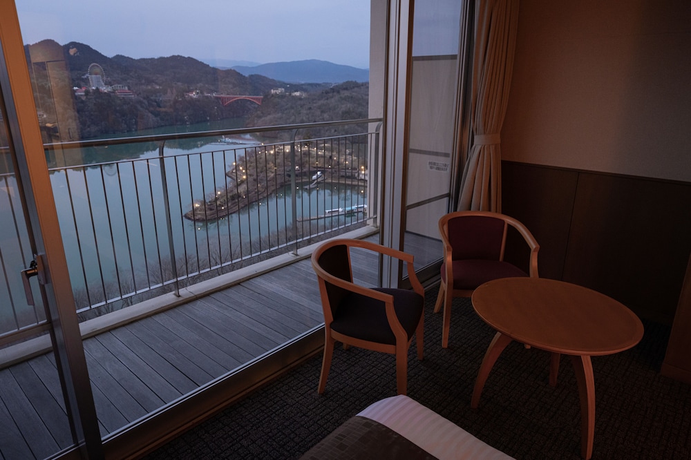 スタンダード 洋室ツインルーム 禁煙 客室2 | 恵那峡温泉ホテル ゆずり葉