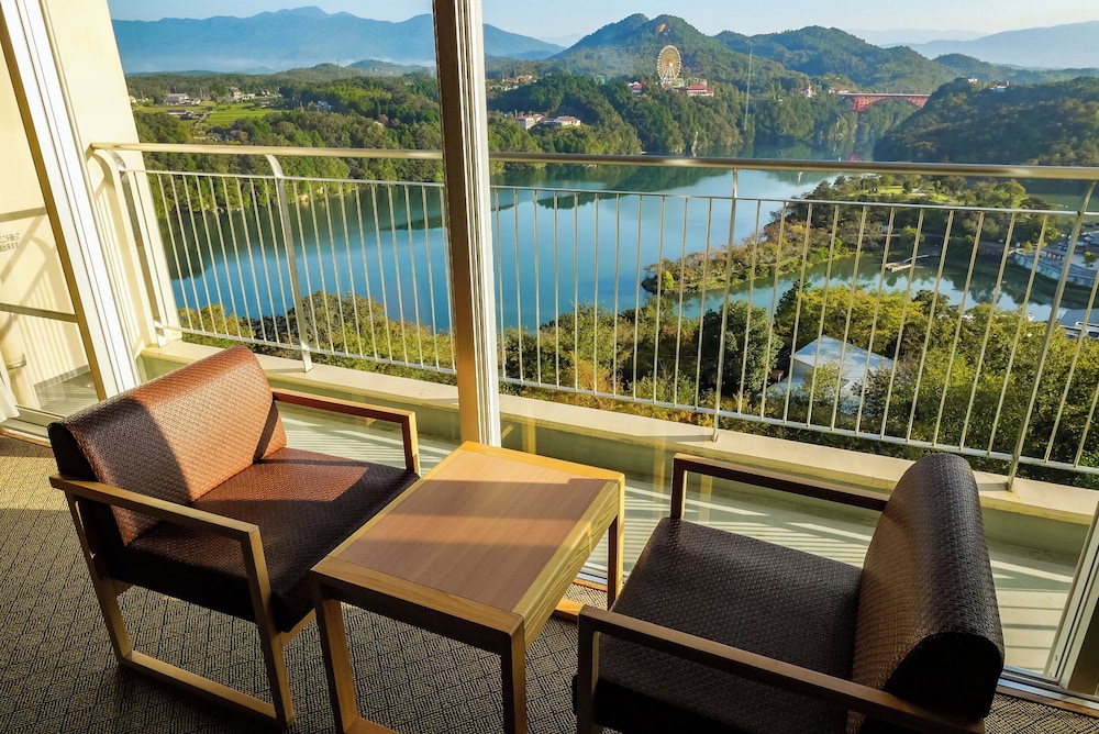 モダン和室＋広縁(34㎡)　※シャワー付 部屋からの景観0 | 恵那峡温泉ホテル ゆずり葉