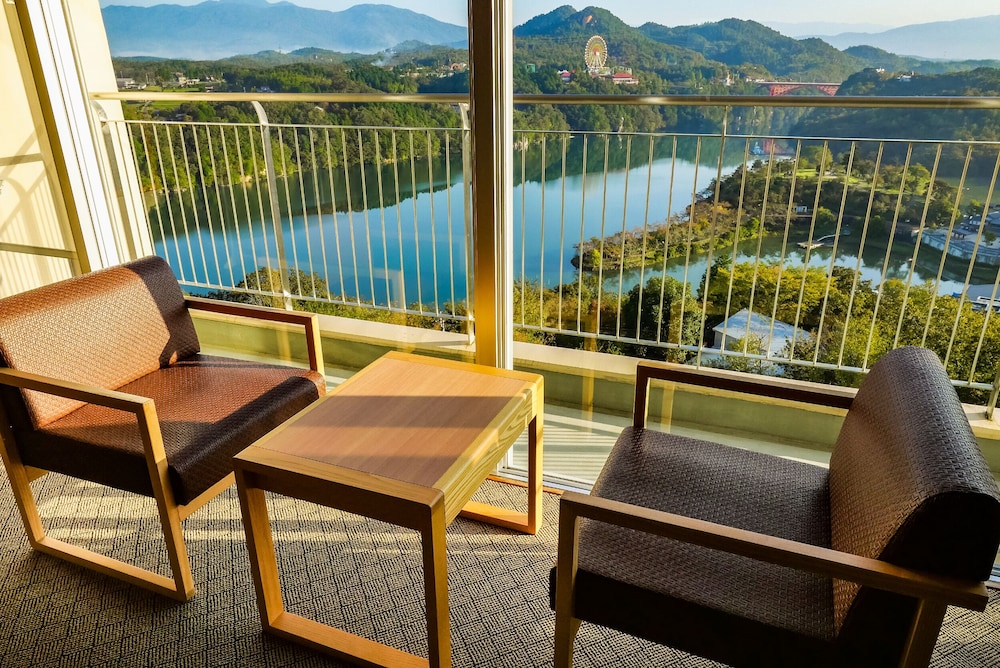 和室41㎡ 禁煙 バルコニーからの眺望0 | 恵那峡温泉ホテル ゆずり葉