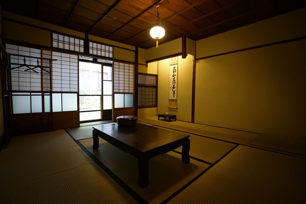 スタンダード 青松 (AOMATSU) 禁煙 (専用トイレ·共有バスルーム) 客室1 | 旅館 東籬