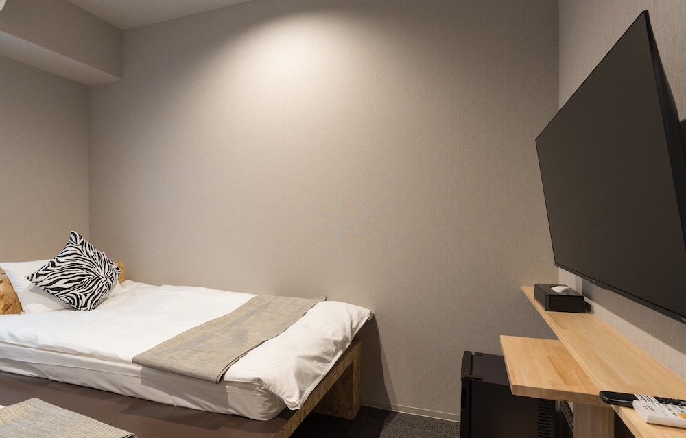 ハリウッドツイン 禁煙 客室8 | 3U NAMBA MINAMI by DOYANEN