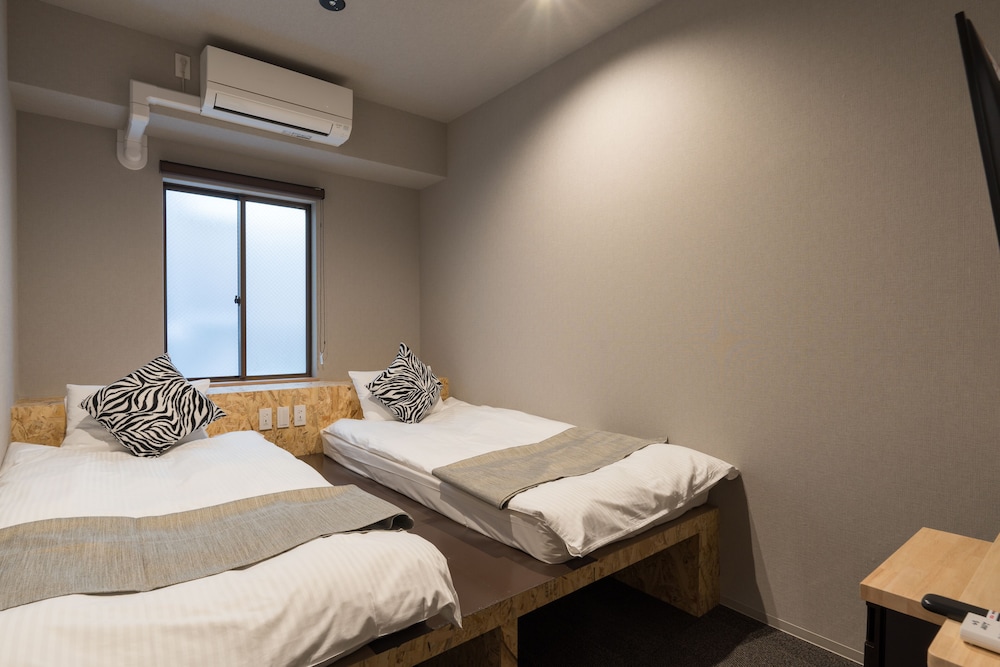 客室1 | 3U NAMBA MINAMI by DOYANEN