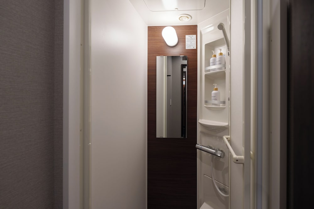 ハリウッドツイン 禁煙 バスルーム1 | 3U NAMBA MINAMI by DOYANEN