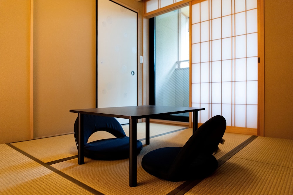 エリート スタジオスイート 客室6 | 初音