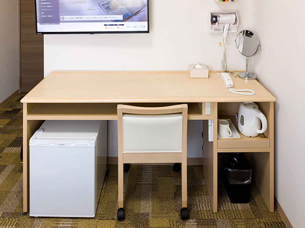 スタンダードダブル 喫煙可 (電子タバコ専用) 客室1 | 東横 INN 御殿場駅前