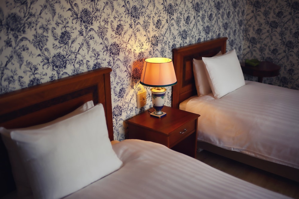 ベーシック ツインルーム 禁煙 マウンテンビュー 客室1 | オーベルジュ フレンチの森