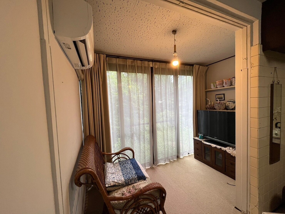 まるい リビング エリア5 | 丸亀の宿 澤食さわい