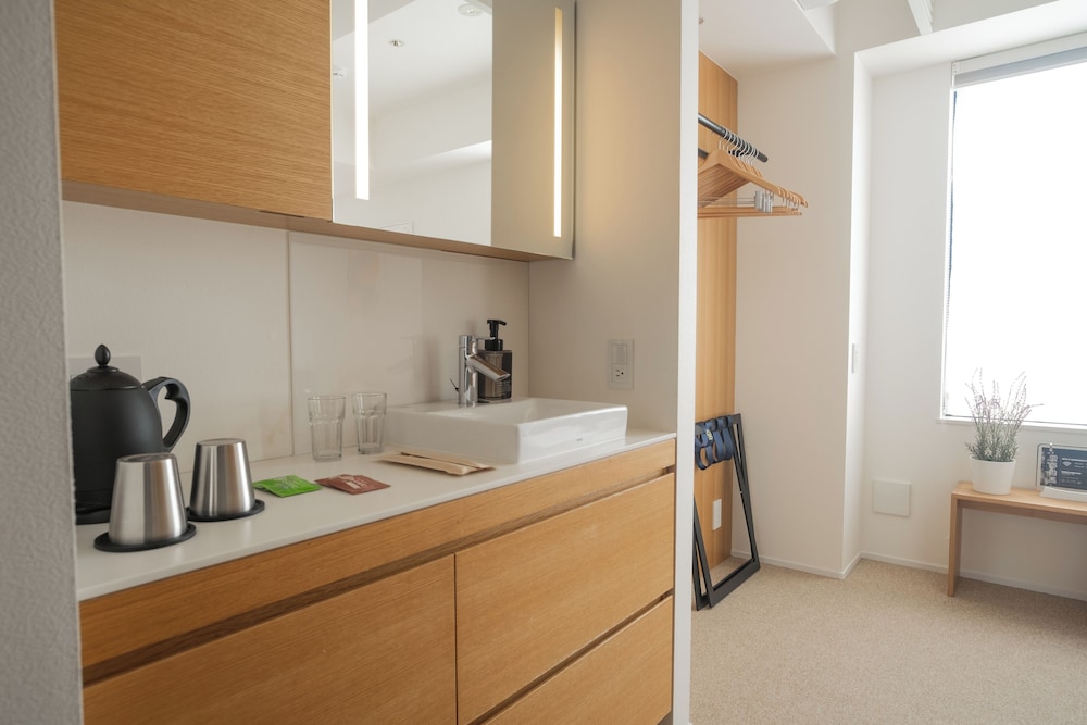 デザイン スタジオ ベッド (複数台) 禁煙 (Studio 30) 客室8 | KABIN Gion (旧 Kabin Minamiza)