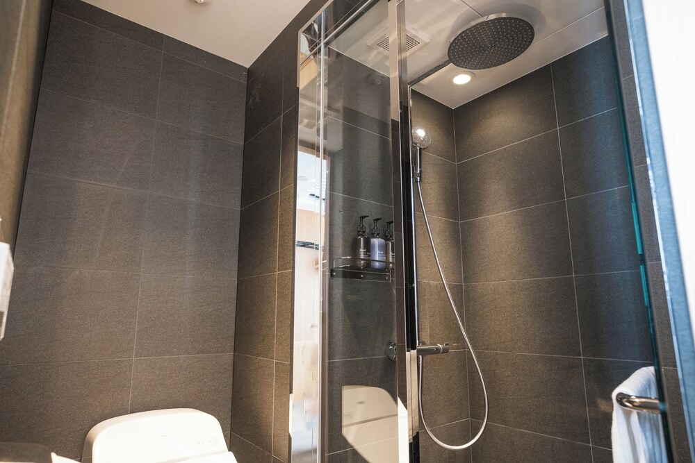 ベーシック スタジオ ベッド (複数台) 禁煙 (Studio 25) バスルーム0 | KABIN Minamiza